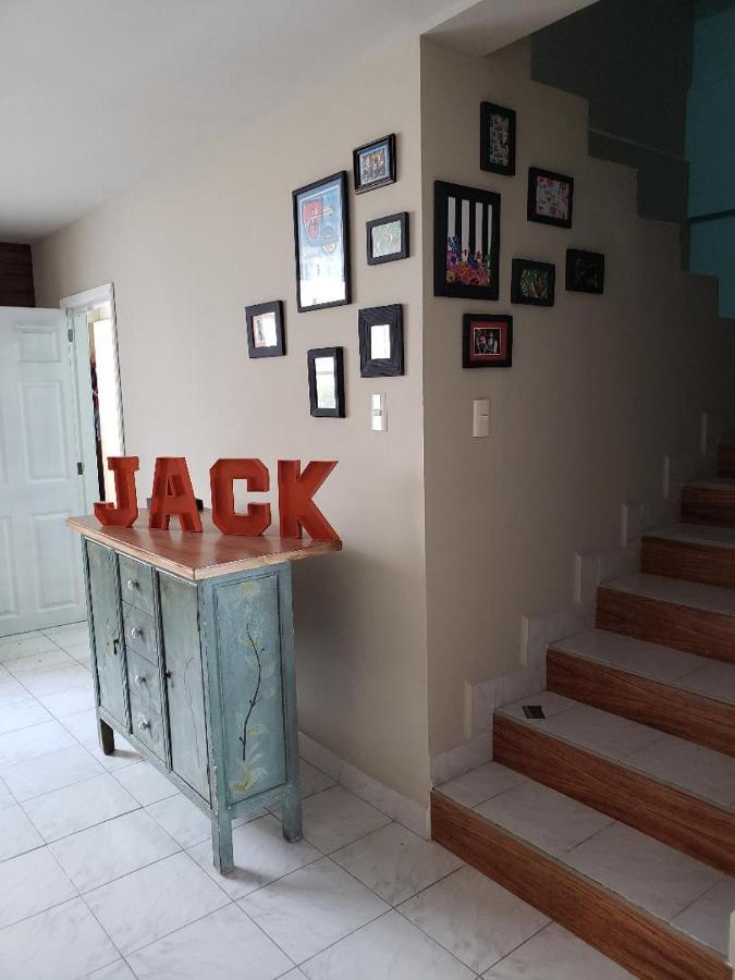 Jack Hostales León Buitenkant foto