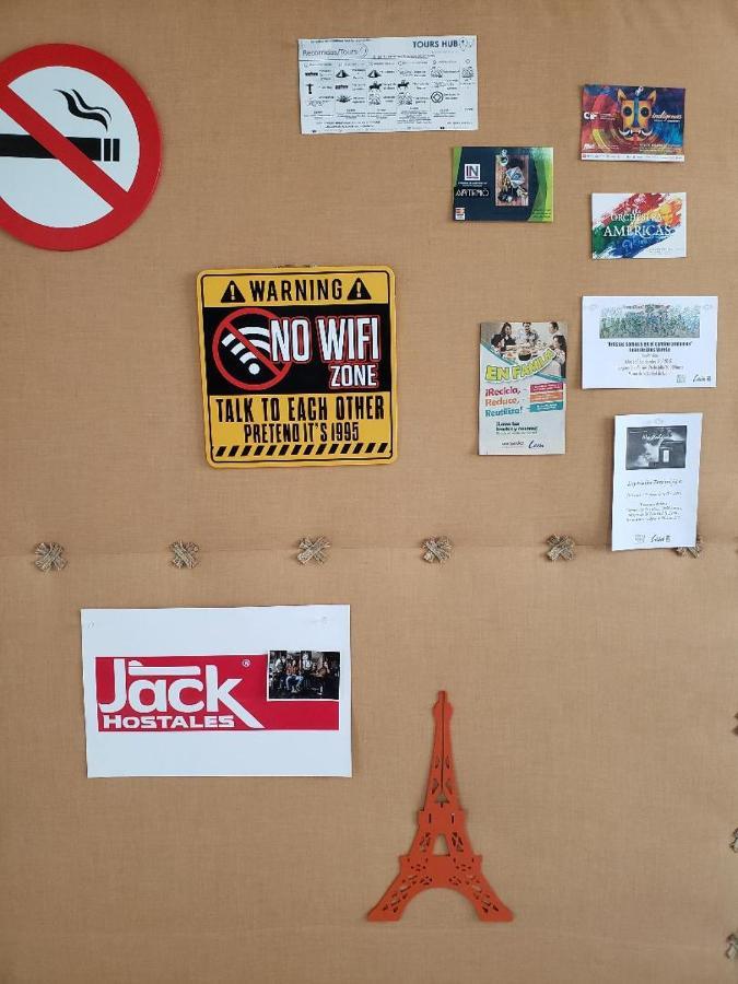 Jack Hostales León Buitenkant foto